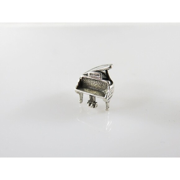 Vintage 3D Sterling Silver Baby Grand Piano Charm Pendant - Picture 1 of 5
